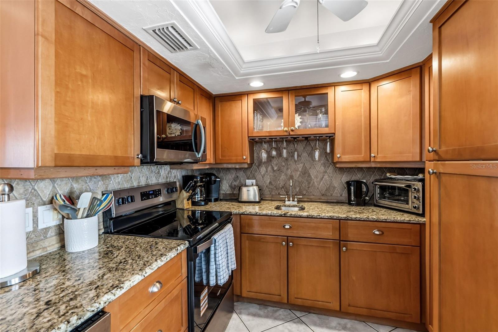 Image 9 of 49 For 6300 Midnight Pass Road 708