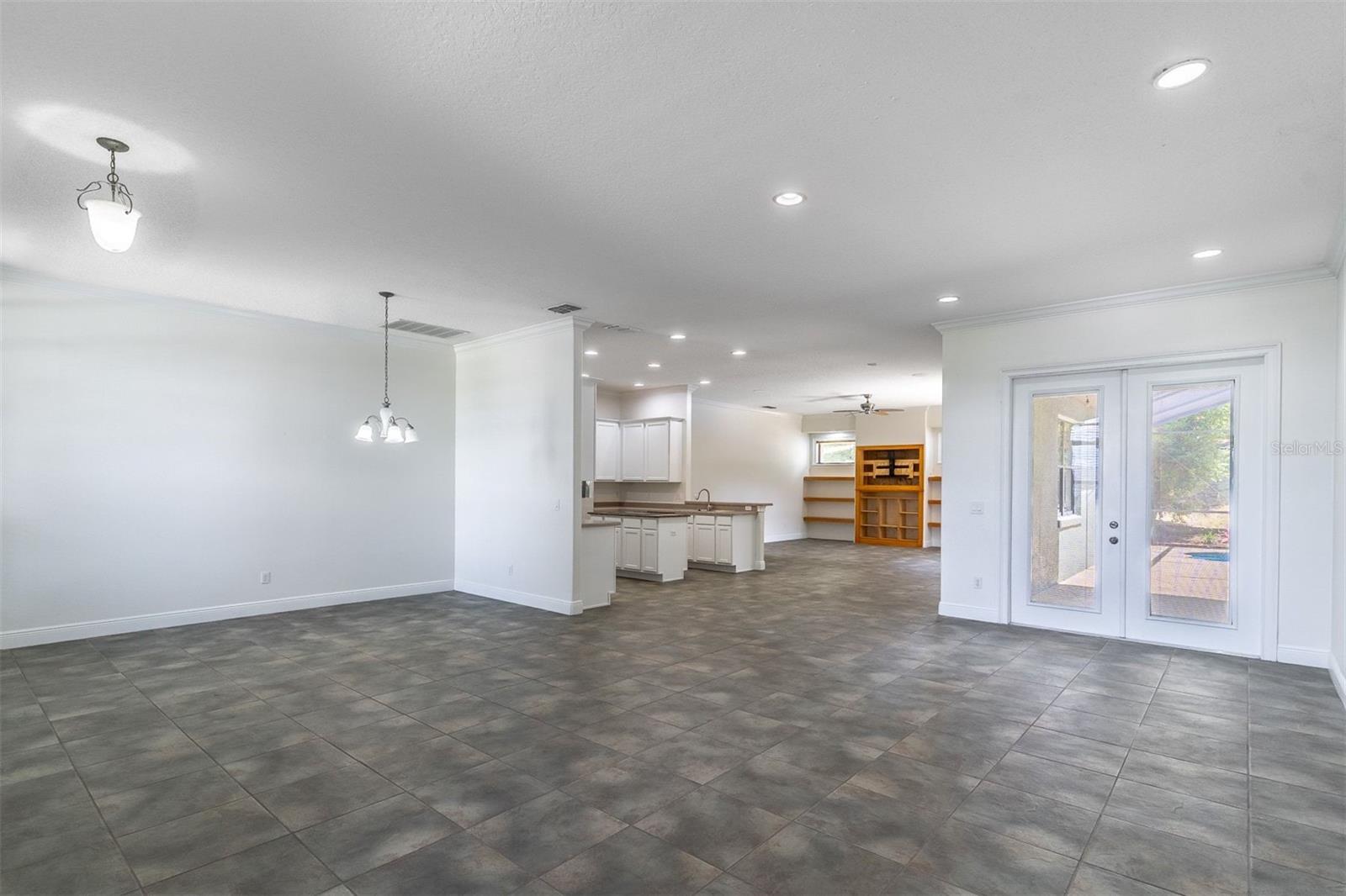 Image 10 of 43 For 16846 Florence View Drive