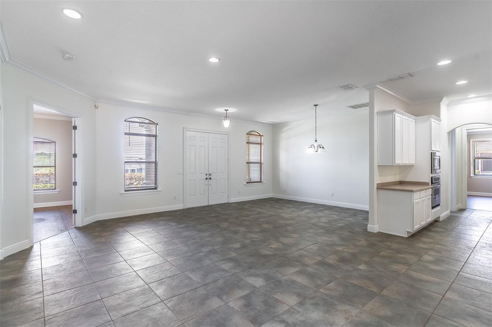 Image 18 of 43 For 16846 Florence View Drive
