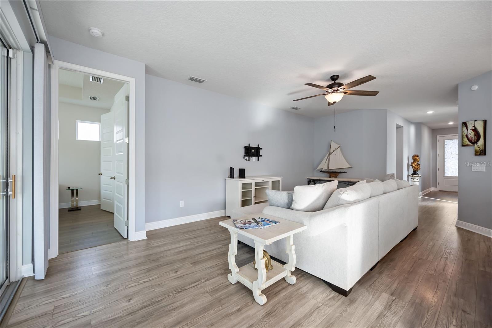 Image 12 of 65 For 3926 Sunshine Pine Avenue