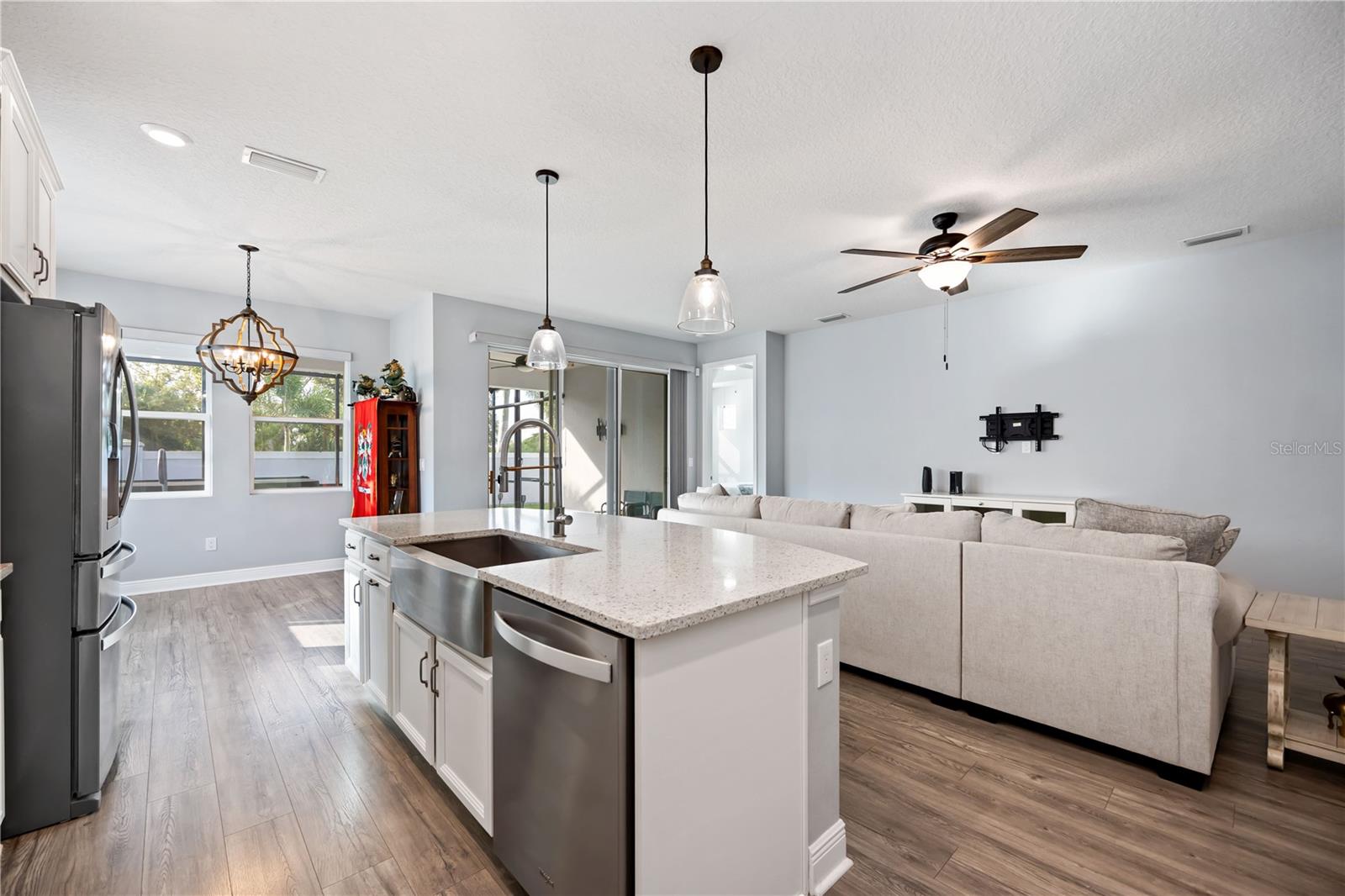 Image 17 of 65 For 3926 Sunshine Pine Avenue