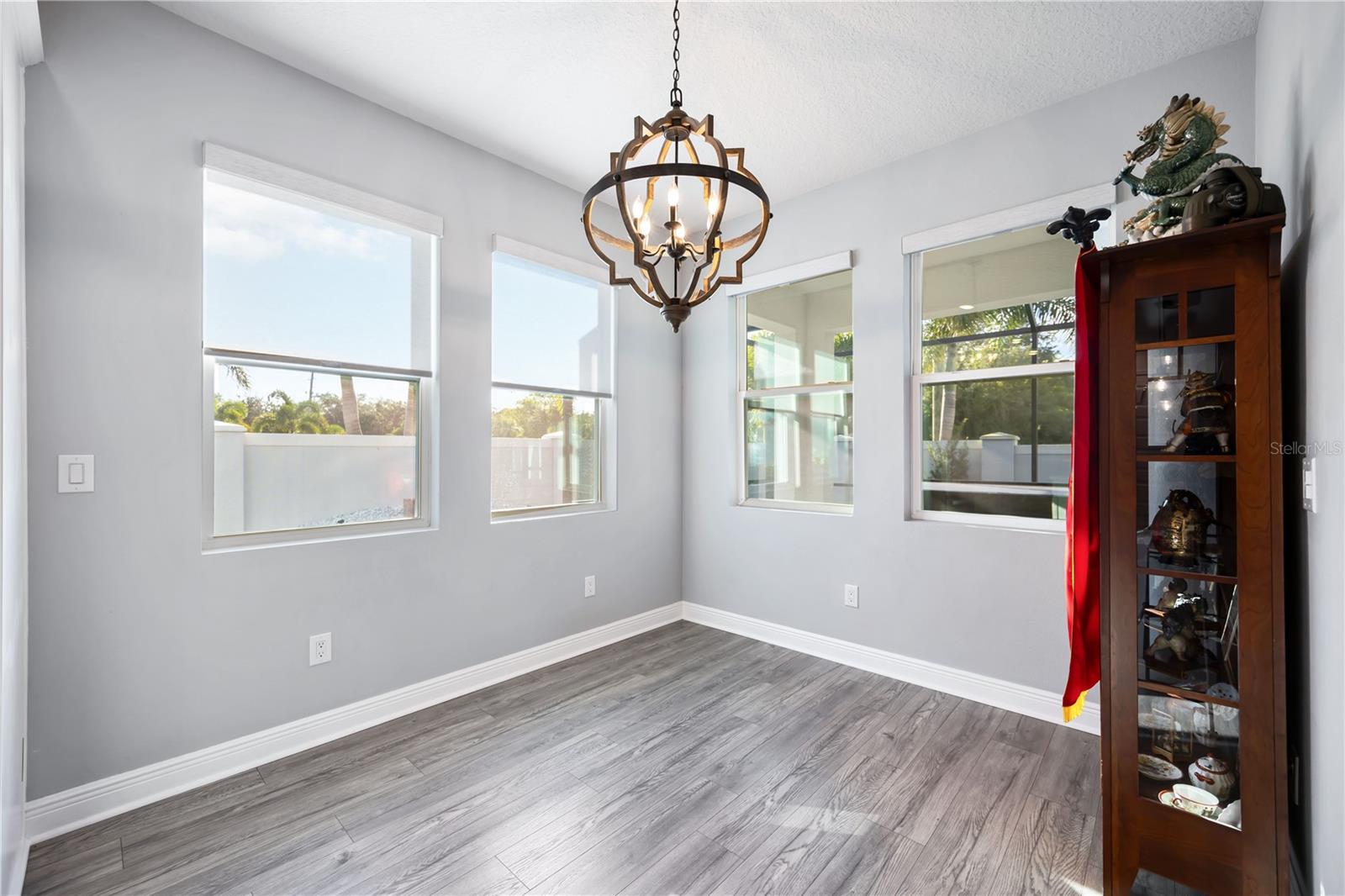 Image 19 of 65 For 3926 Sunshine Pine Avenue