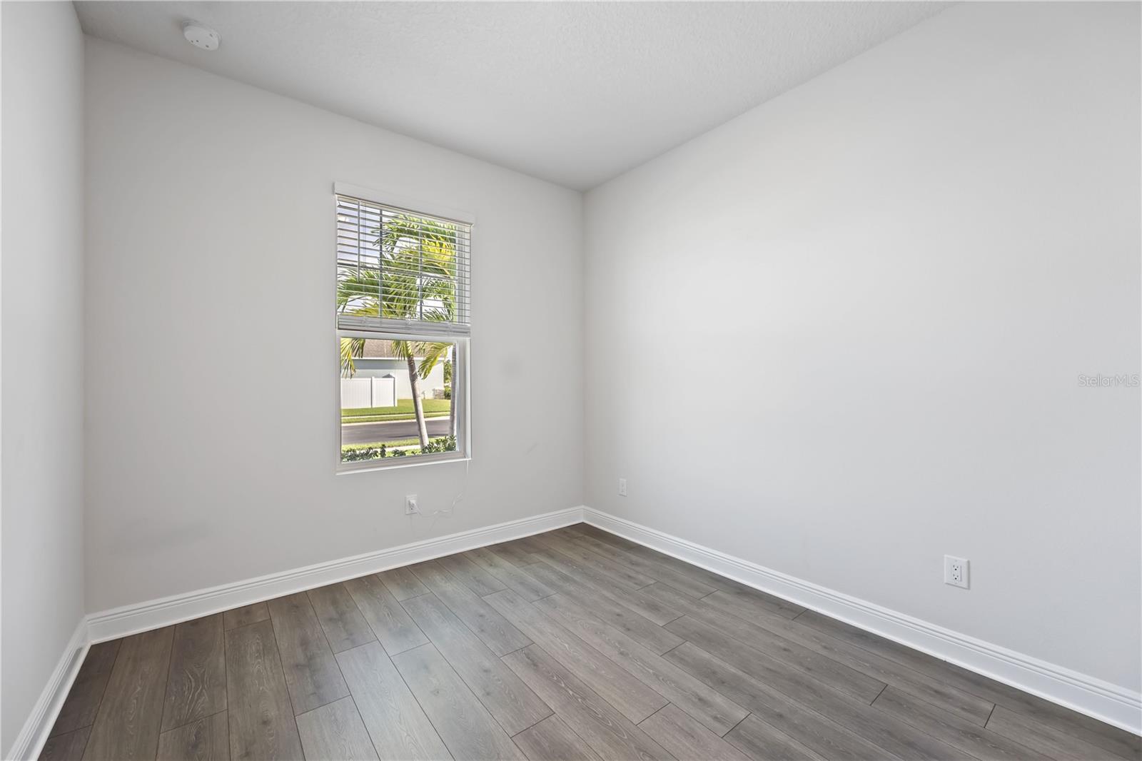 Image 33 of 65 For 3926 Sunshine Pine Avenue