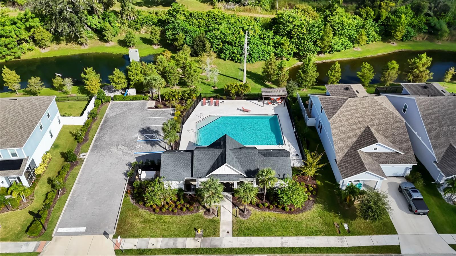 Image 60 of 65 For 3926 Sunshine Pine Avenue