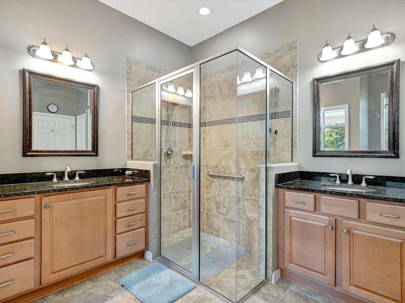 Image 27 of 51 For 5009 Lake Overlook Avenue