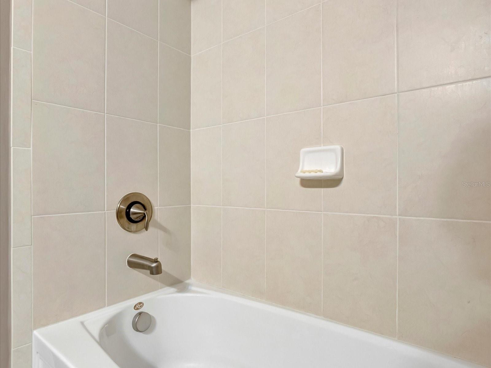 Image 34 of 51 For 5009 Lake Overlook Avenue