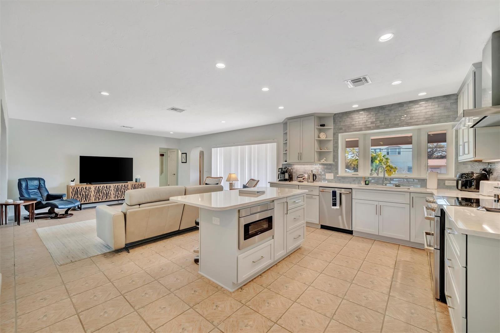 Image 12 of 83 For 5403 Palmetto Point Drive