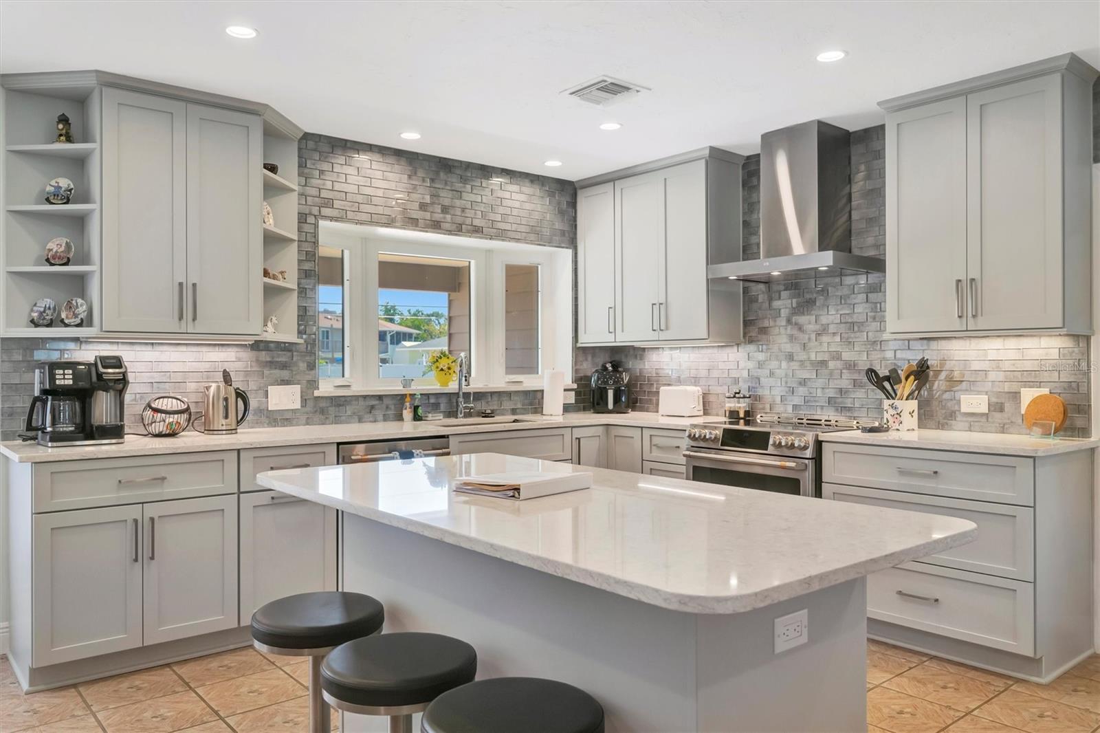 Image 13 of 83 For 5403 Palmetto Point Drive