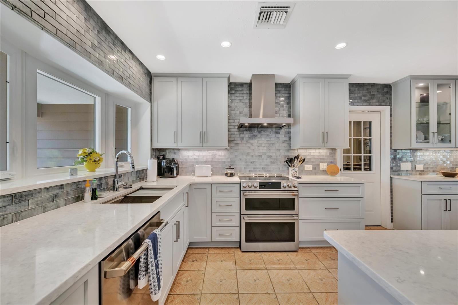 Image 16 of 83 For 5403 Palmetto Point Drive