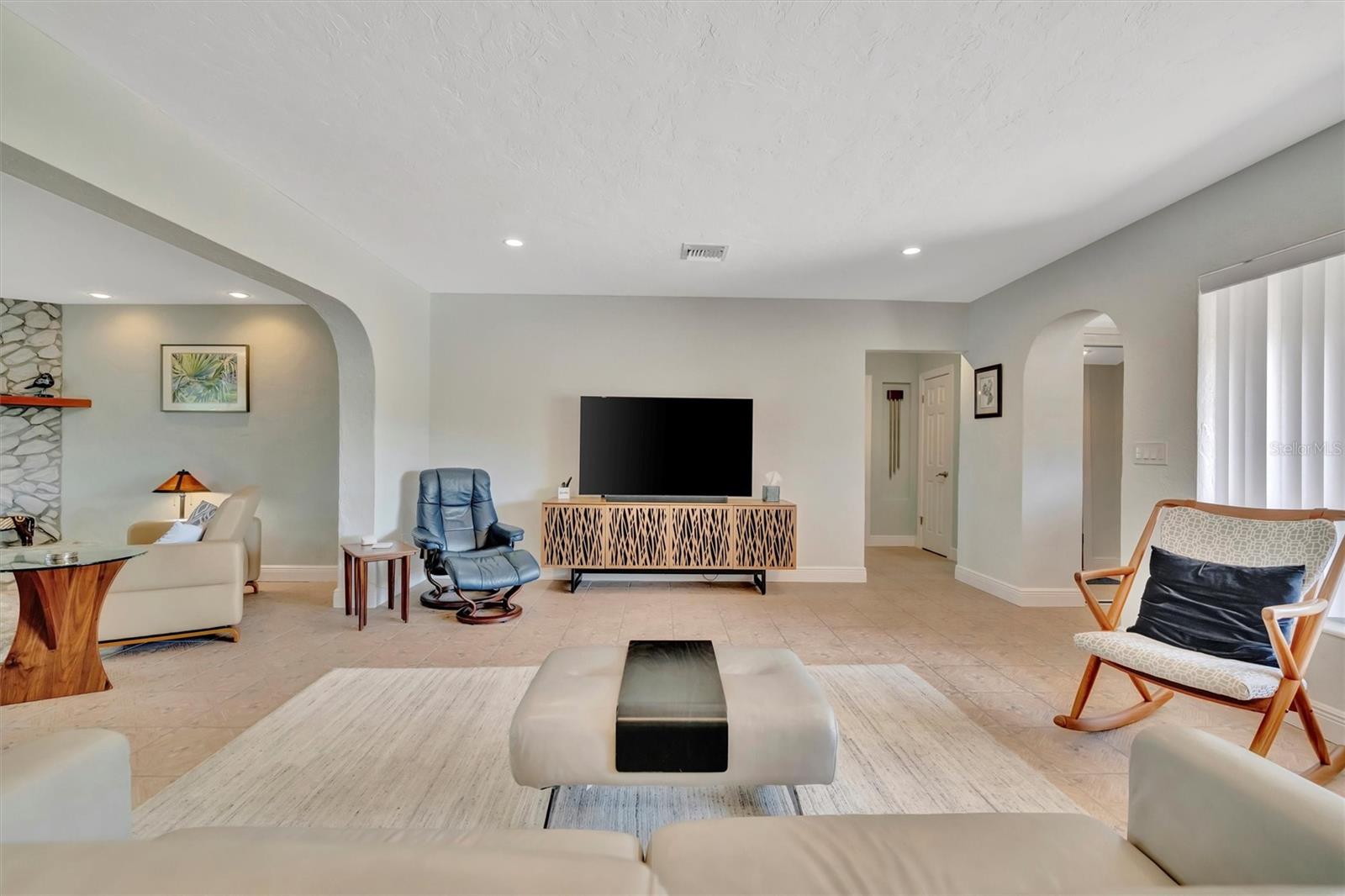 Image 9 of 83 For 5403 Palmetto Point Drive