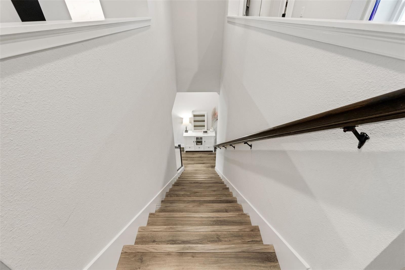 Image 17 of 74 For 19298 Blue Pond Drive