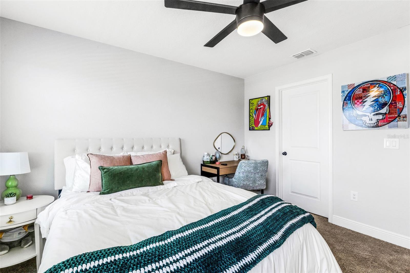 Image 20 of 74 For 19298 Blue Pond Drive