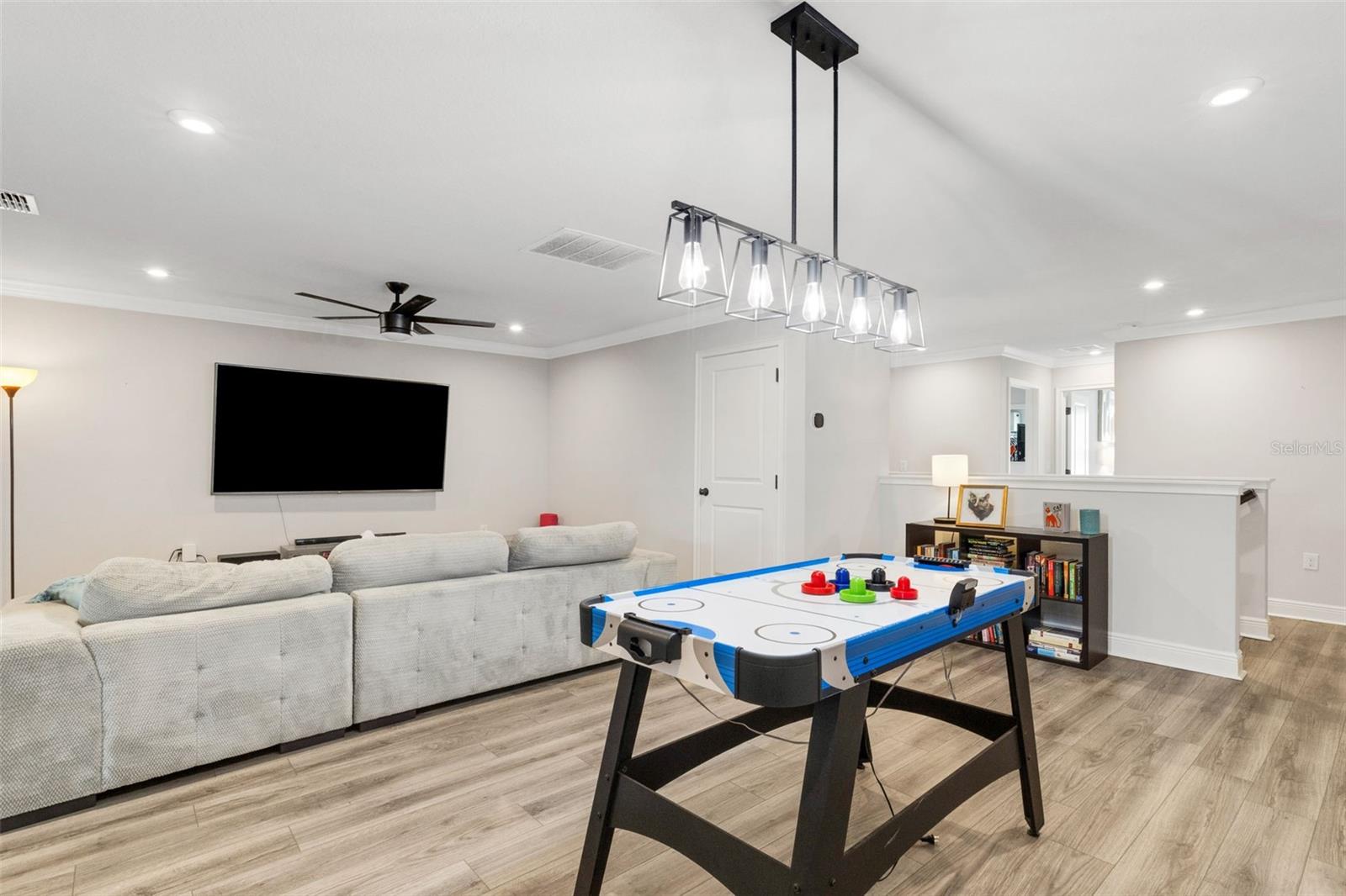 Image 43 of 74 For 19298 Blue Pond Drive