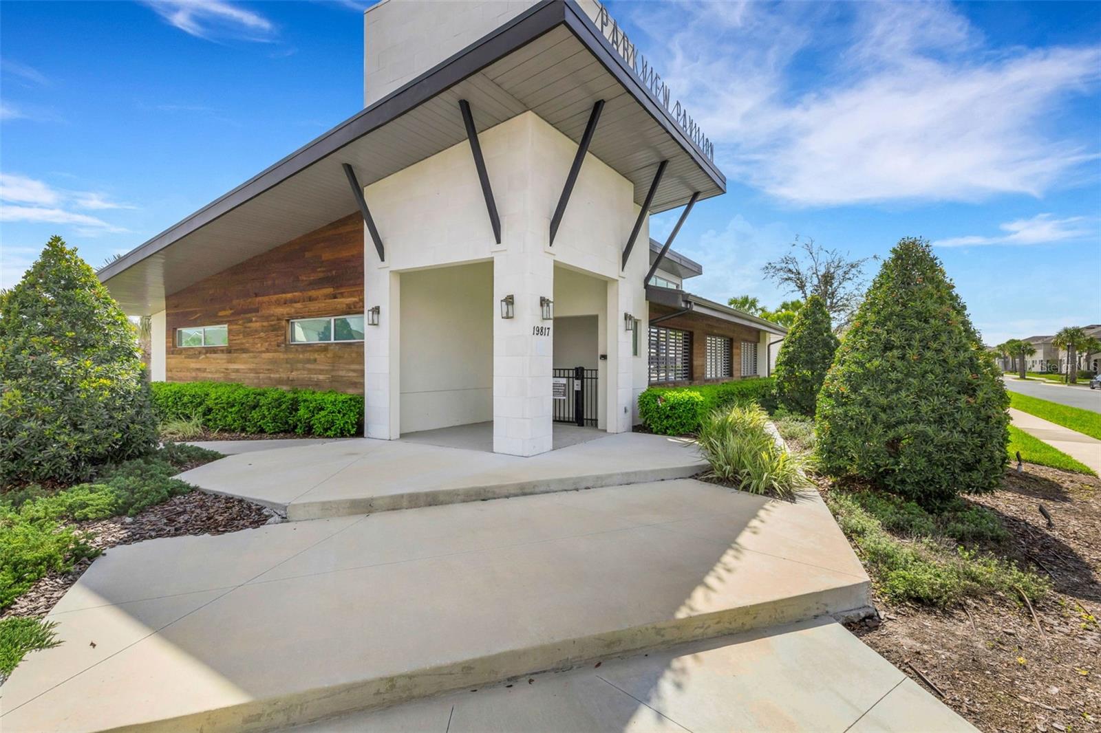 Image 66 of 74 For 19298 Blue Pond Drive