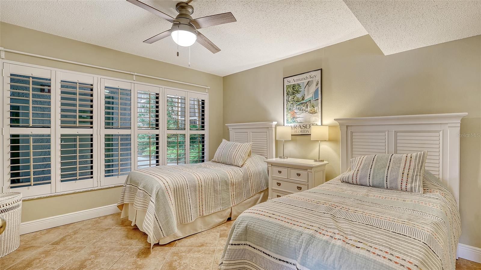 Image 28 of 45 For 1001 Benjamin Franklin Drive 110