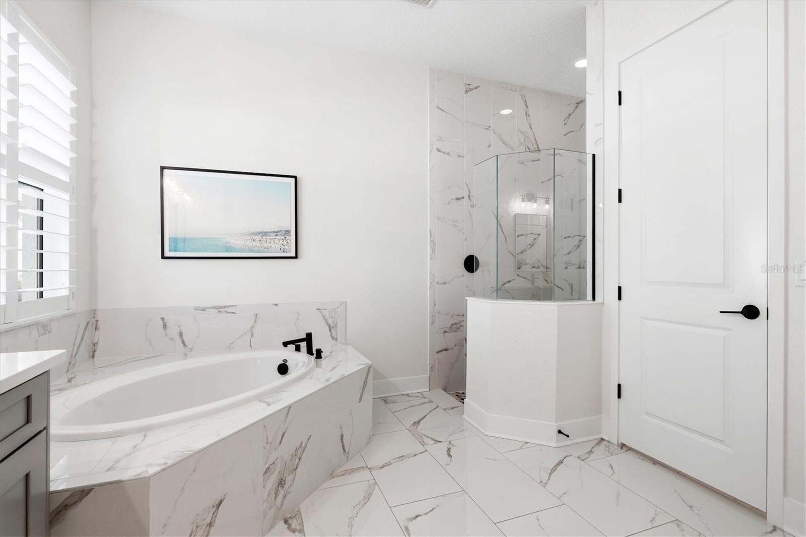 Image 32 of 84 For 6152 Lungo Lago Drive