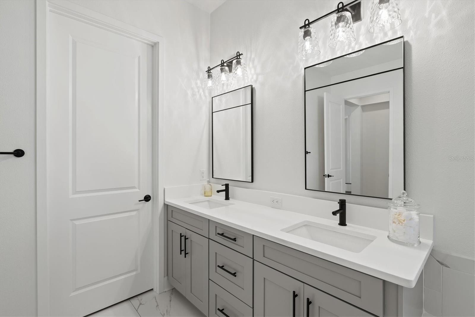 Image 34 of 84 For 6152 Lungo Lago Drive