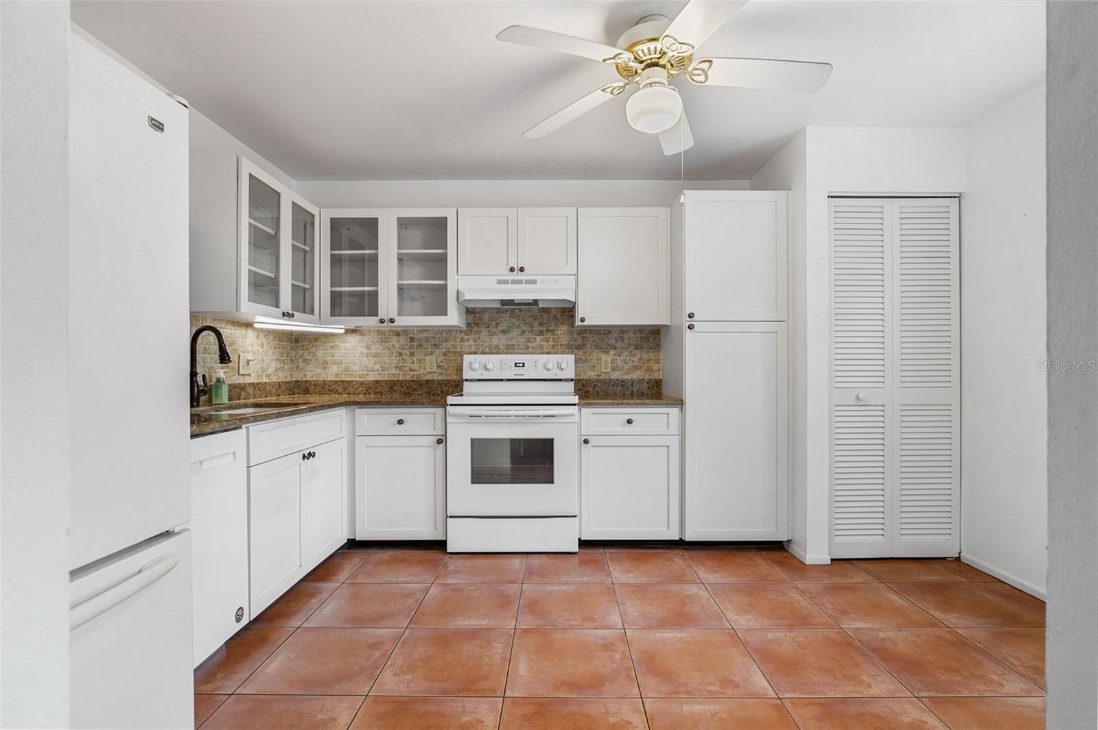 Image 10 of 62 For 509 Lakeside Drive 509