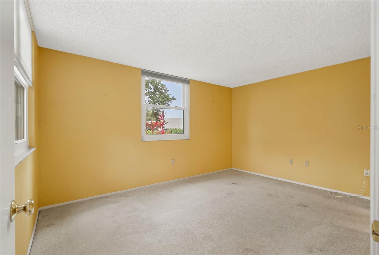 Image 14 of 62 For 509 Lakeside Drive 509