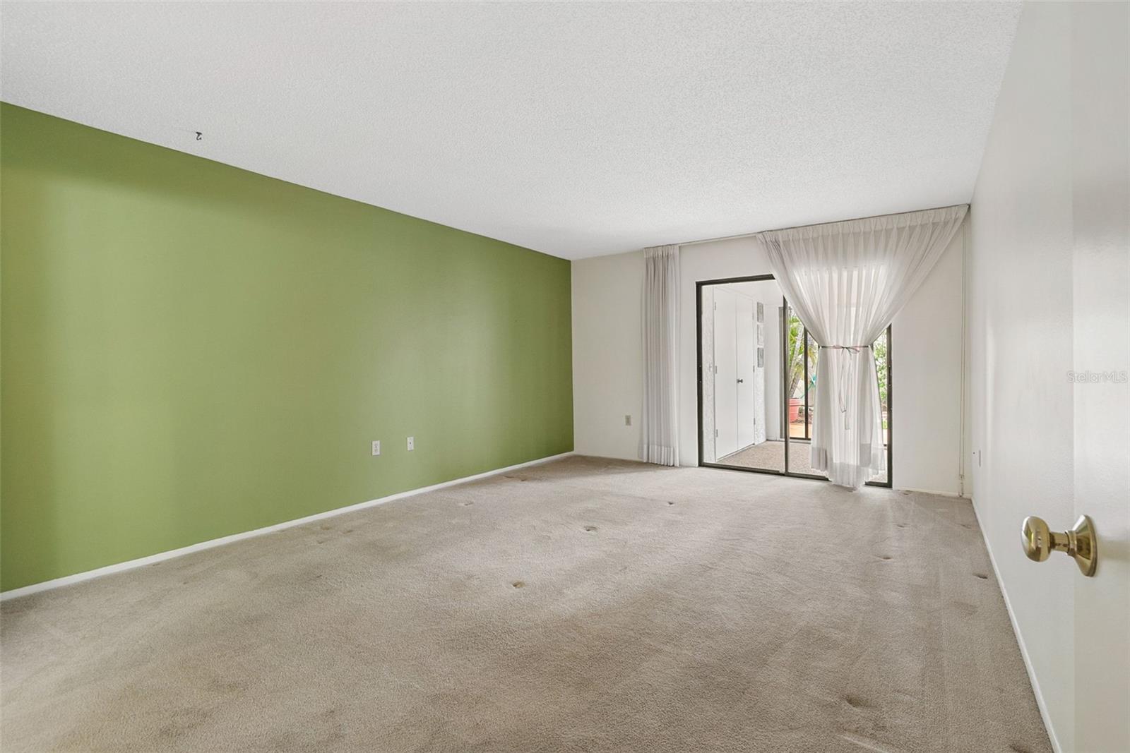 Image 31 of 62 For 509 Lakeside Drive 509