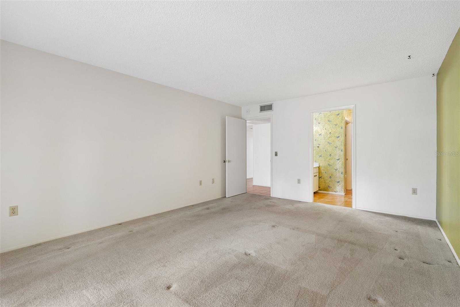 Image 34 of 62 For 509 Lakeside Drive 509