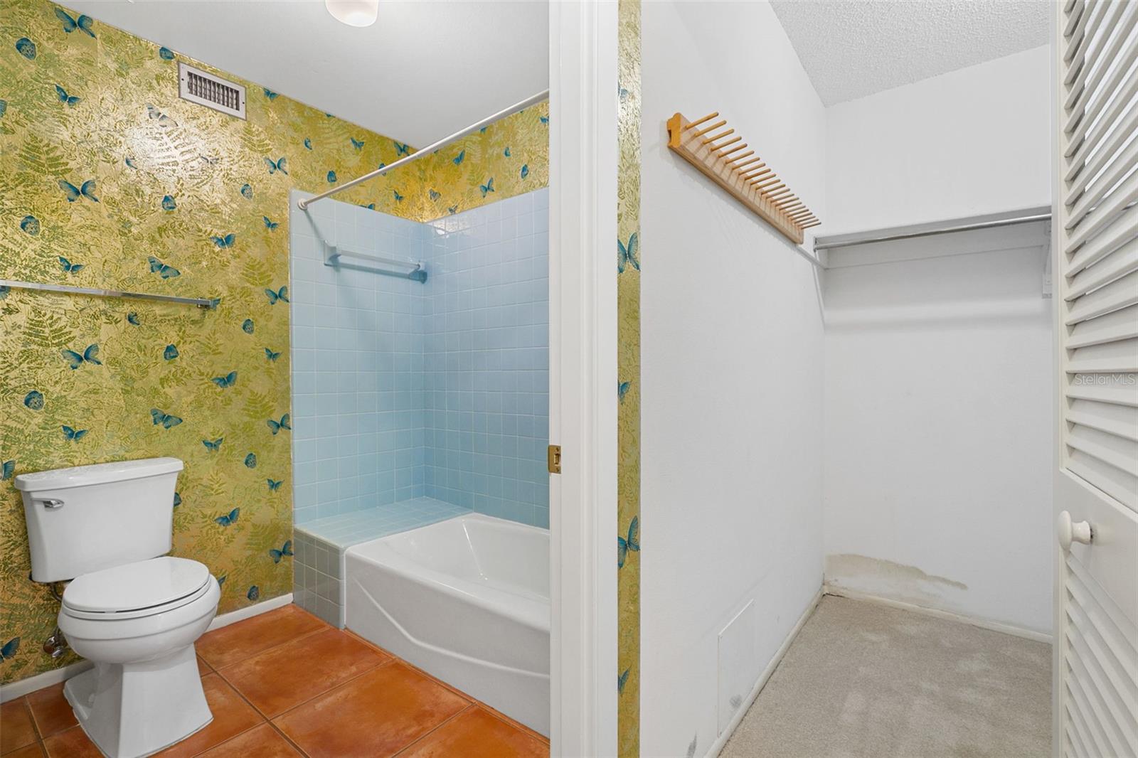 Image 37 of 62 For 509 Lakeside Drive 509