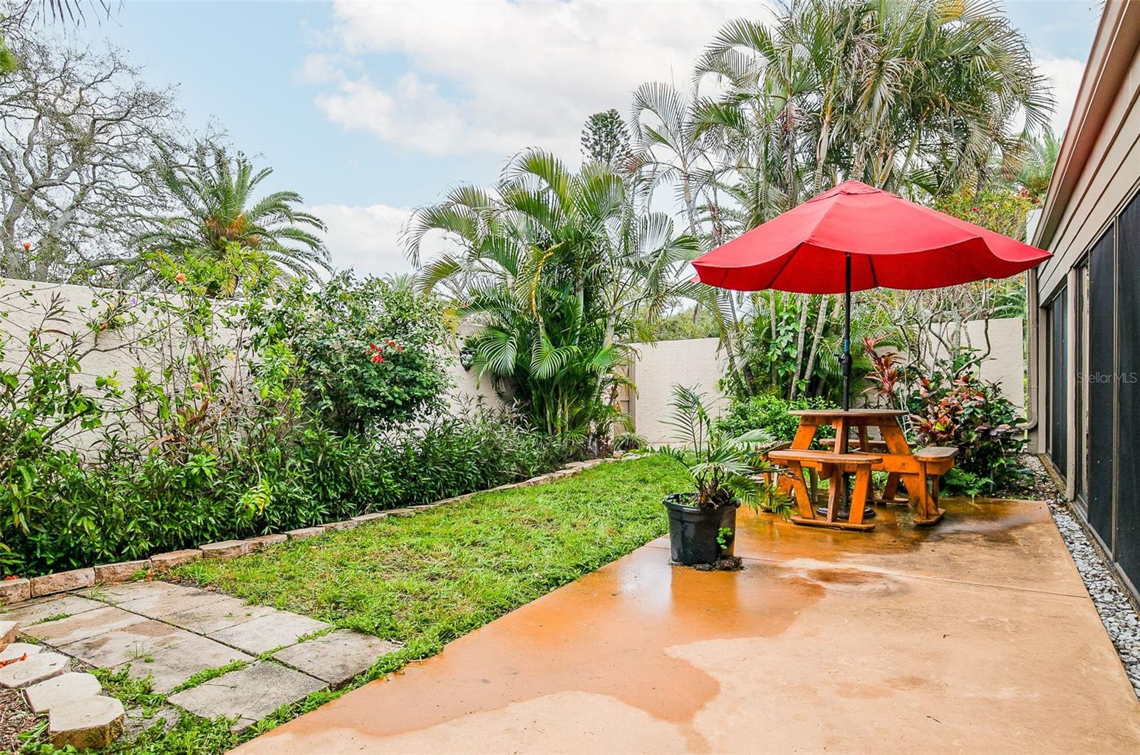 Image 42 of 62 For 509 Lakeside Drive 509