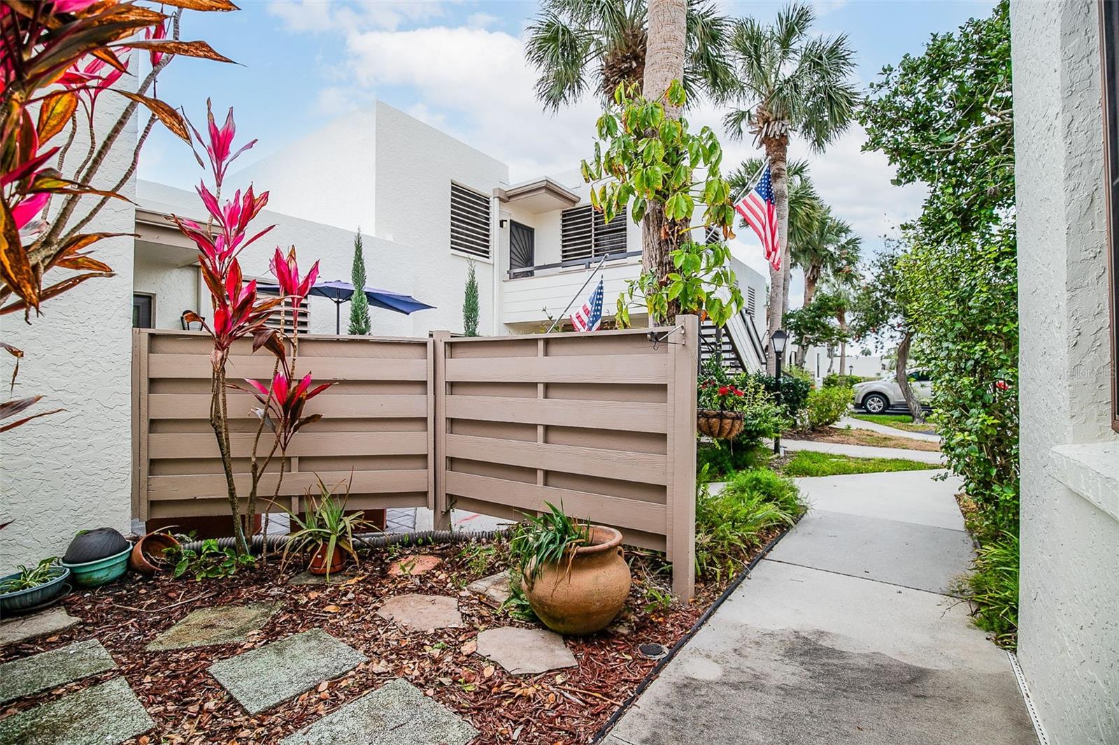 Image 7 of 62 For 509 Lakeside Drive 509