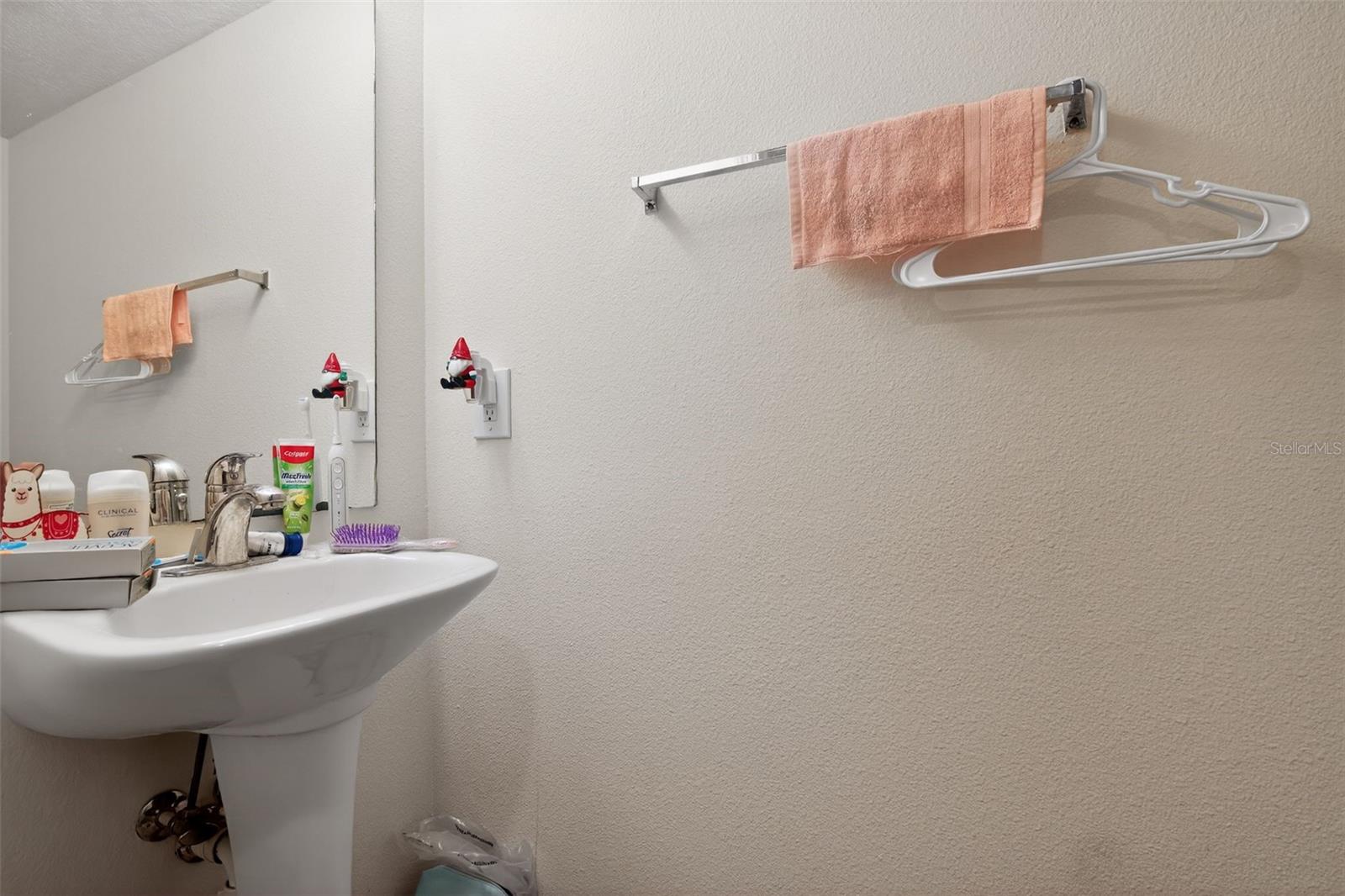 Image 18 of 31 For 24301 6th Place