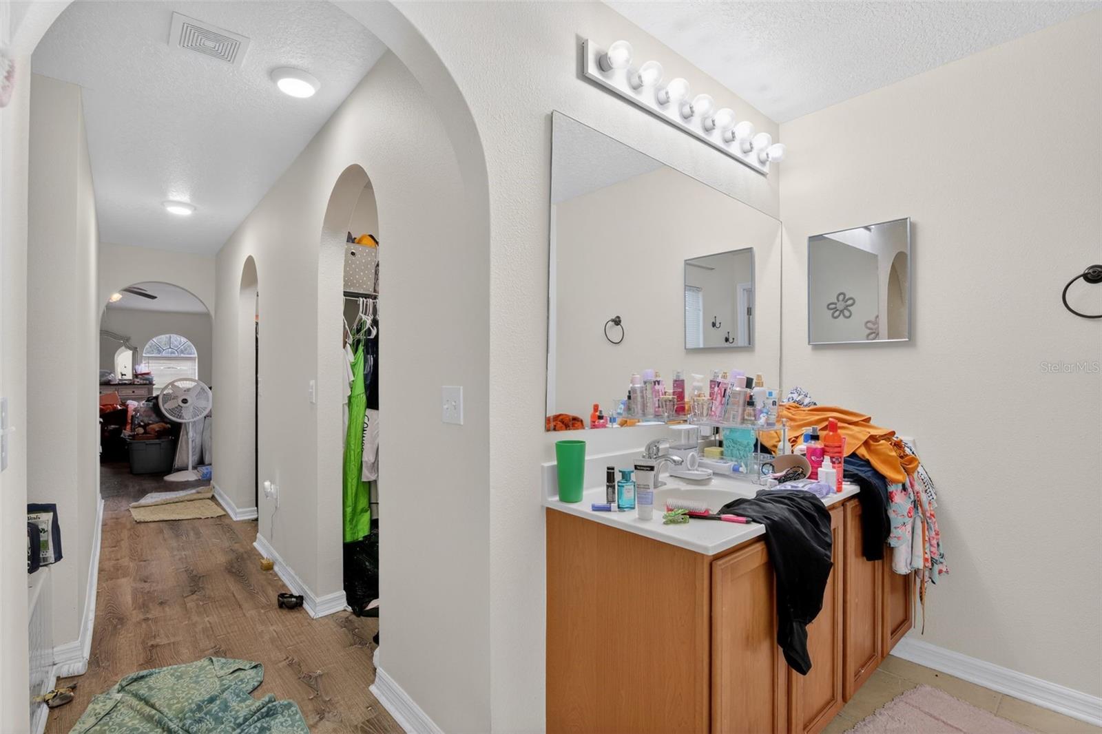 Image 24 of 31 For 24301 6th Place