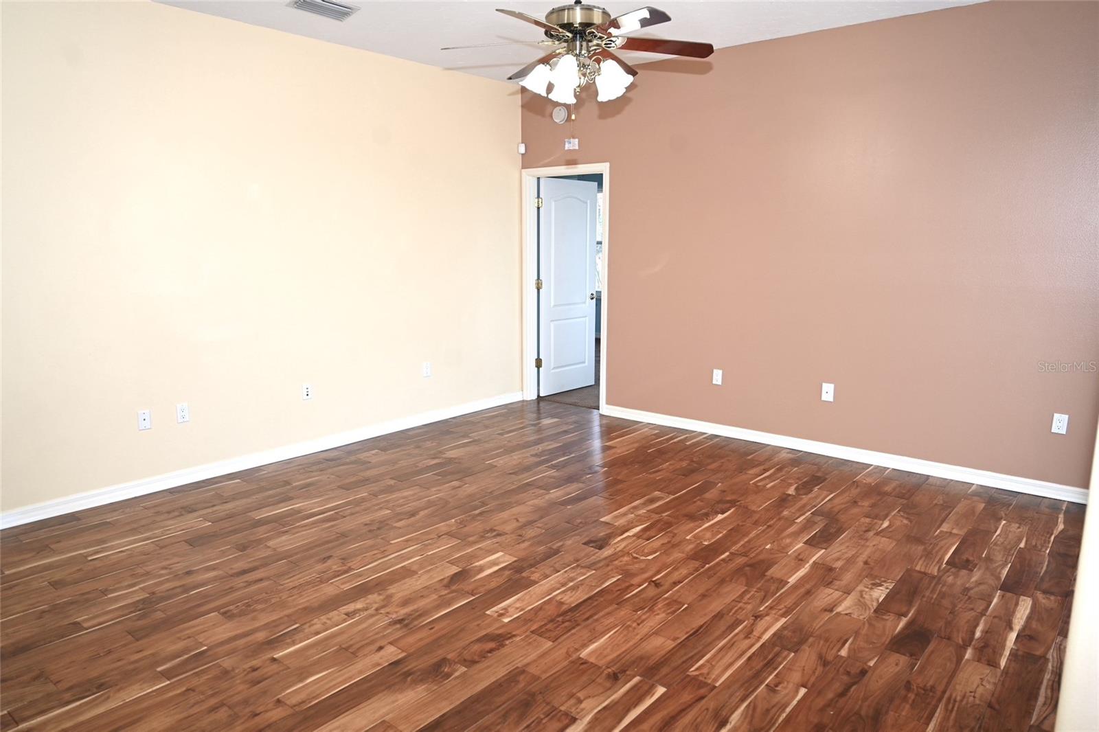 Image 19 of 35 For 952 Bel Air Star Parkway