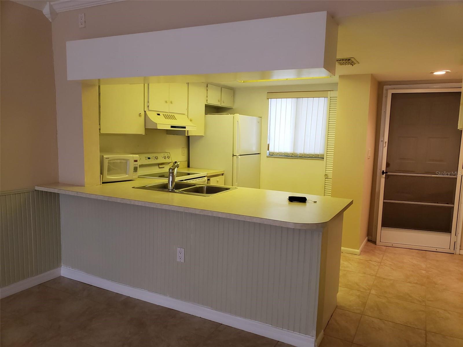 Image 3 of 7 For 25225 Rampart Boulevard 2001