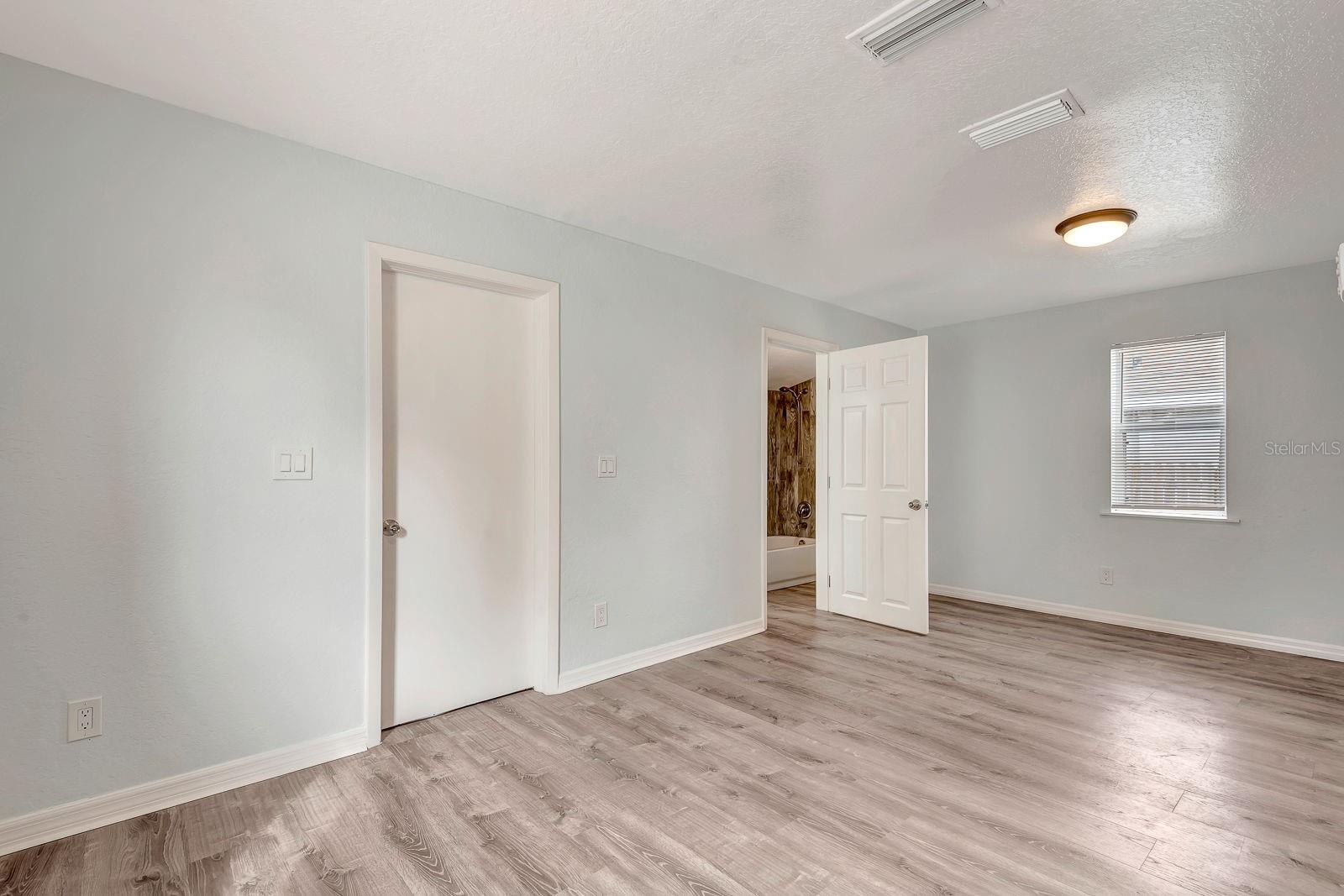 Image 29 of 56 For 3016 17th Street E