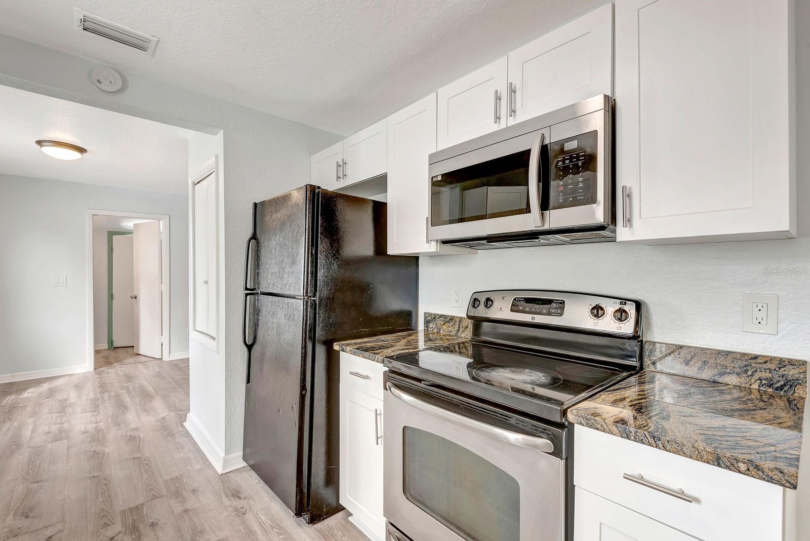 Image 6 of 56 For 3016 17th Street E