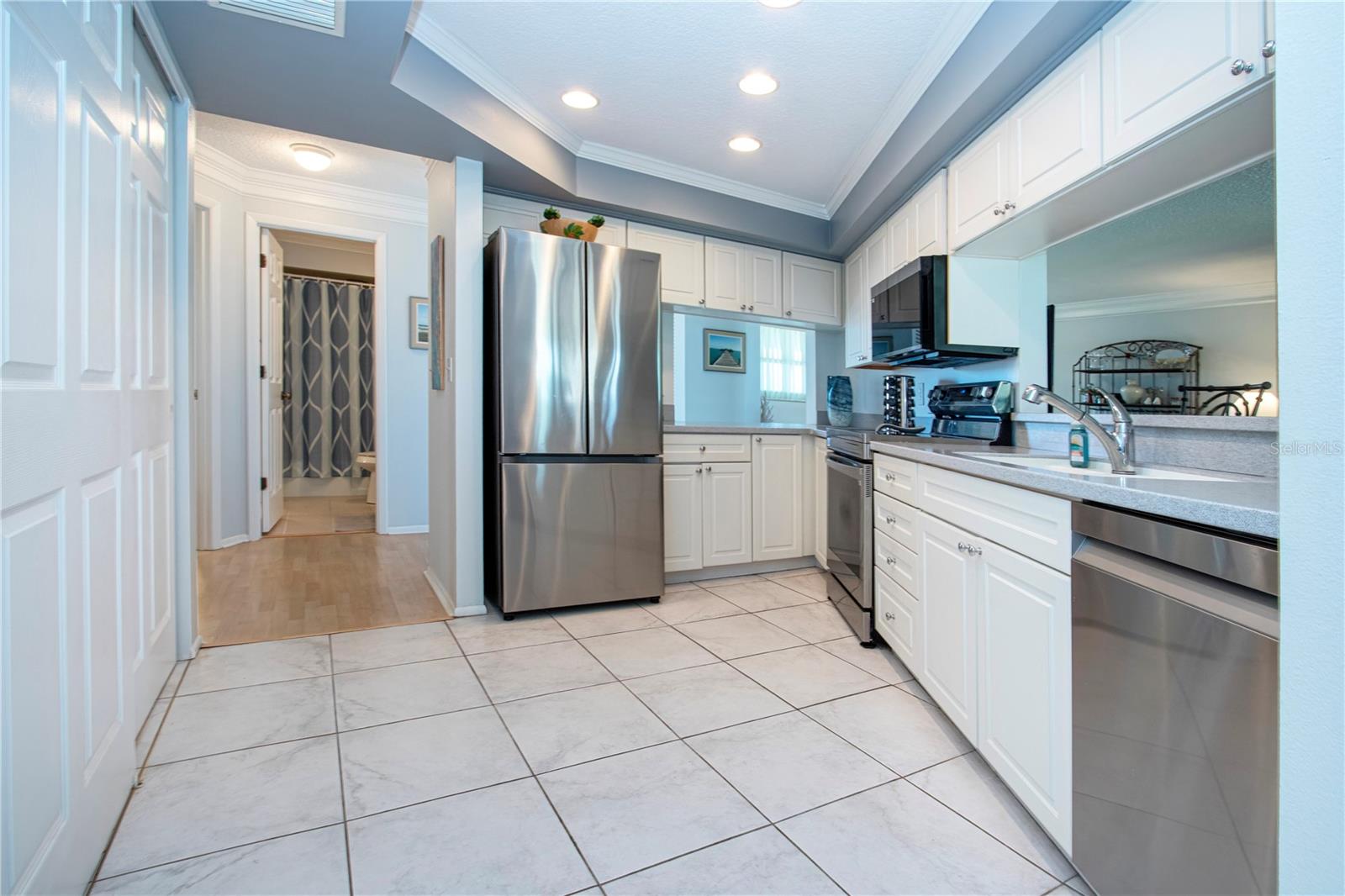 Image 27 of 60 For 4255 Gulf Drive 229