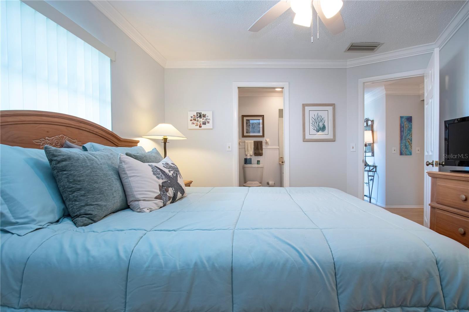 Image 42 of 60 For 4255 Gulf Drive 229