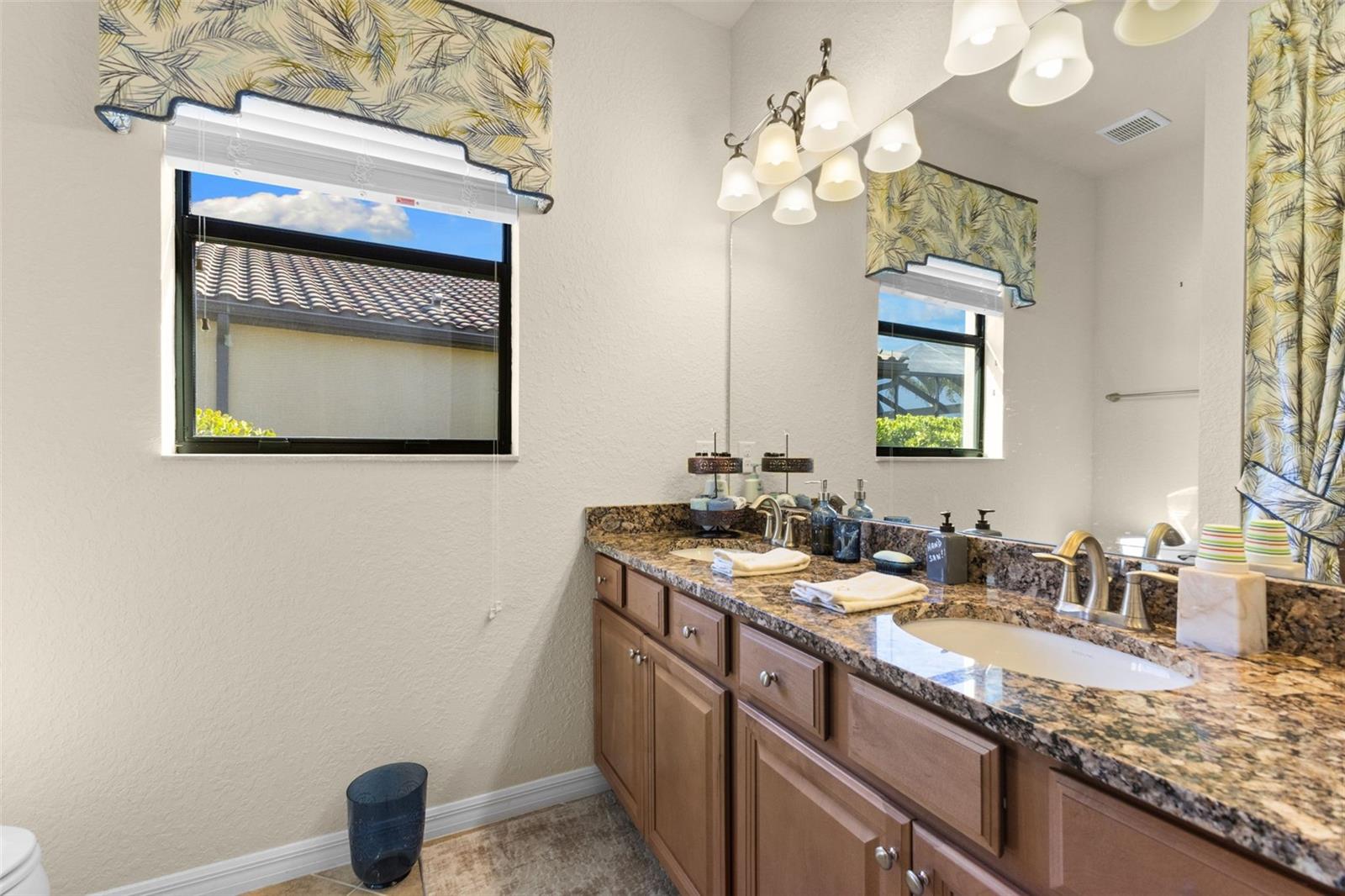 Image 14 of 27 For 13238 Famiglia Drive