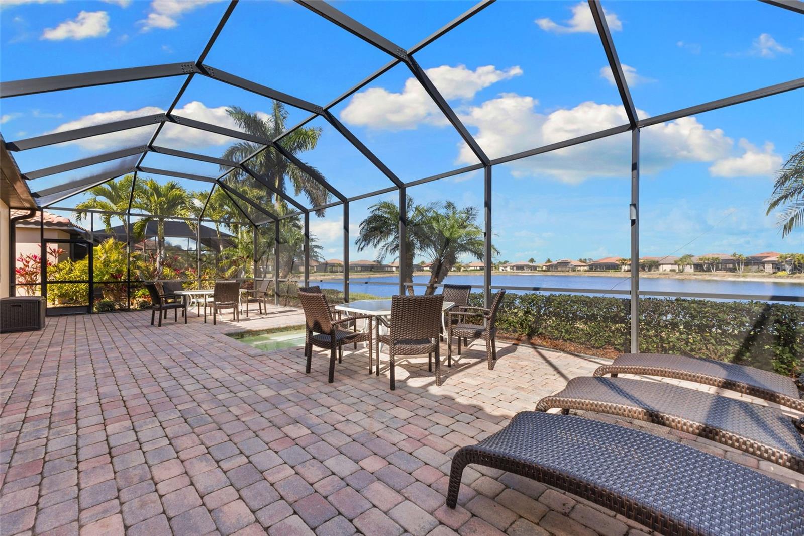 Image 19 of 27 For 13238 Famiglia Drive