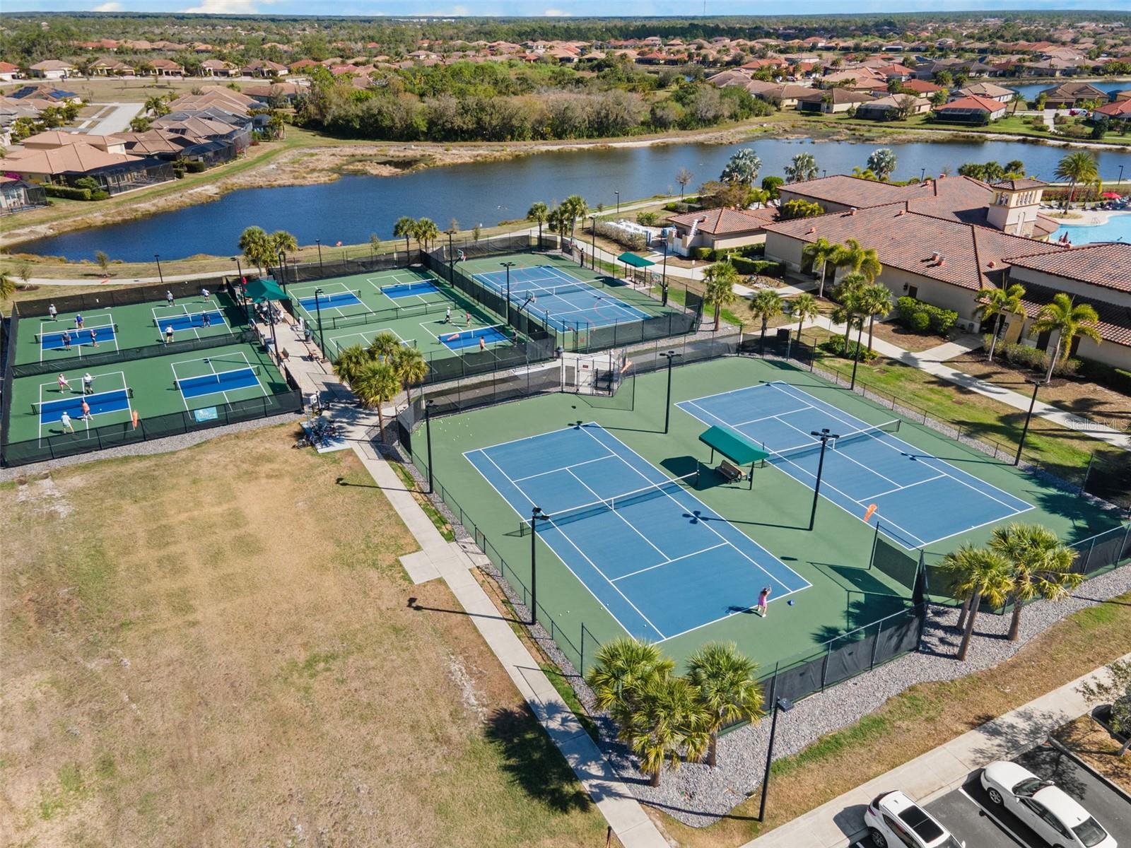 Image 23 of 27 For 13238 Famiglia Drive