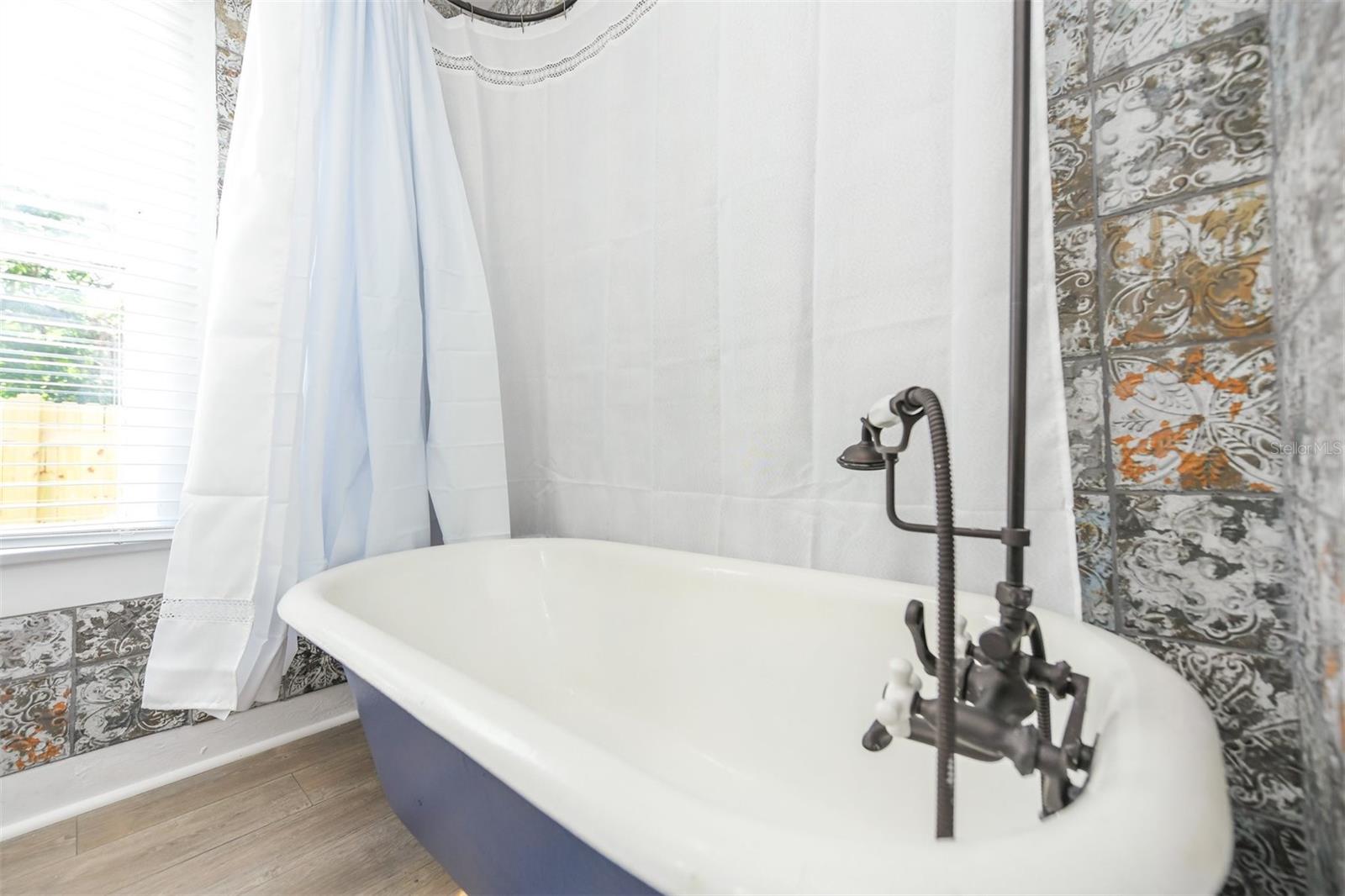 Image 20 of 26 For 1230 35th Street