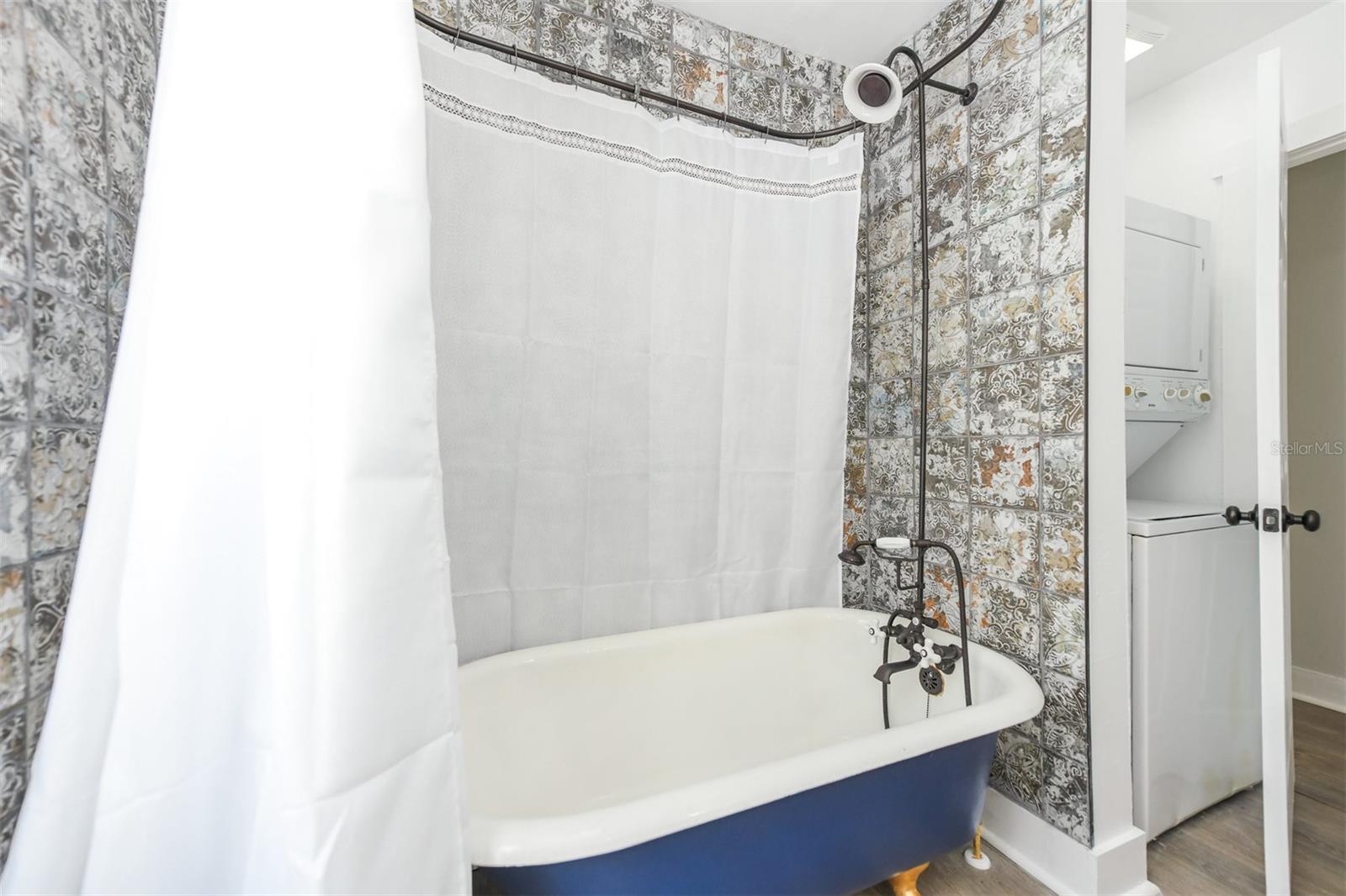 Image 21 of 26 For 1230 35th Street