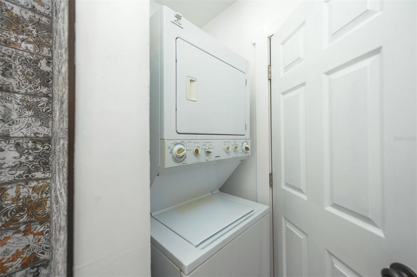 Image 22 of 26 For 1230 35th Street