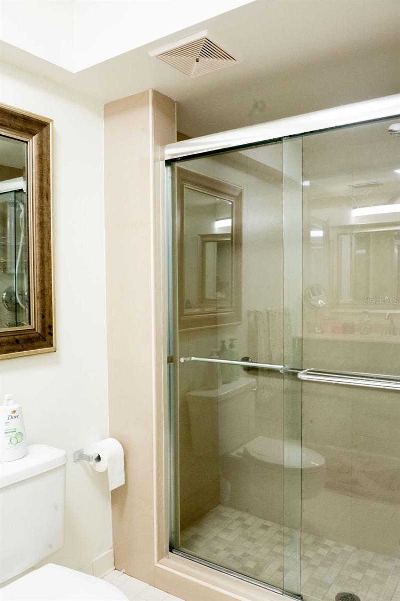 Image 32 of 45 For 3724 Glen Oaks Manor Drive