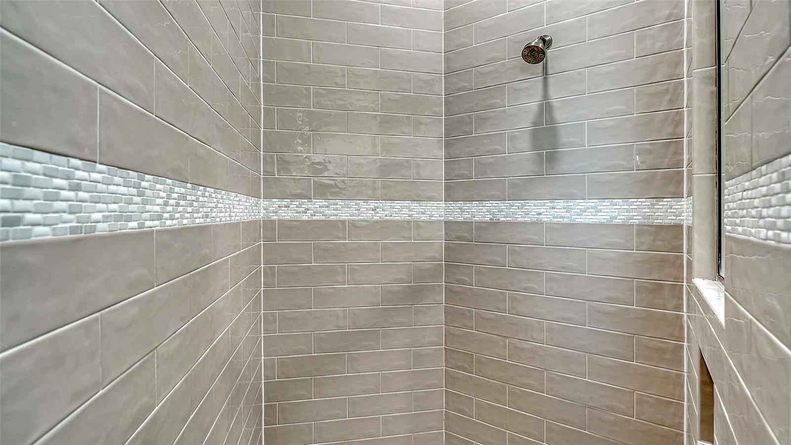 Image 33 of 100 For 6220 Signature Pointe Lane