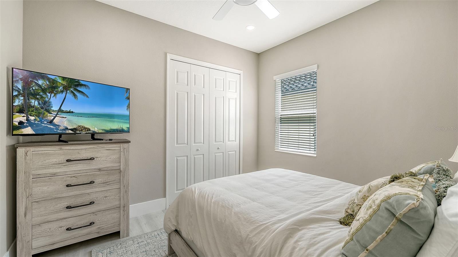 Image 40 of 100 For 6220 Signature Pointe Lane