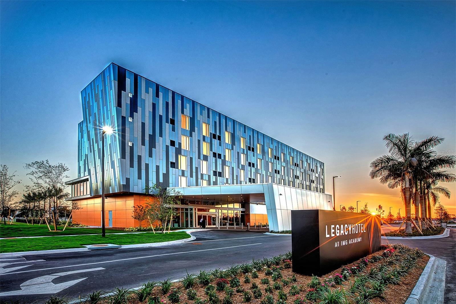 Image 90 of 100 For 6220 Signature Pointe Lane