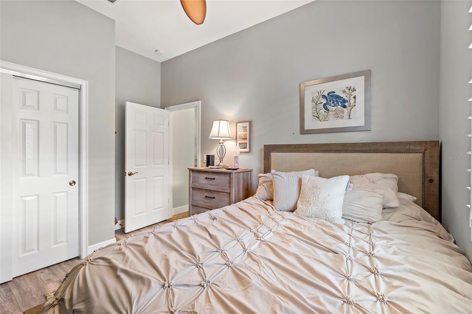 Listing photo id 23 for 922 Preservation Street