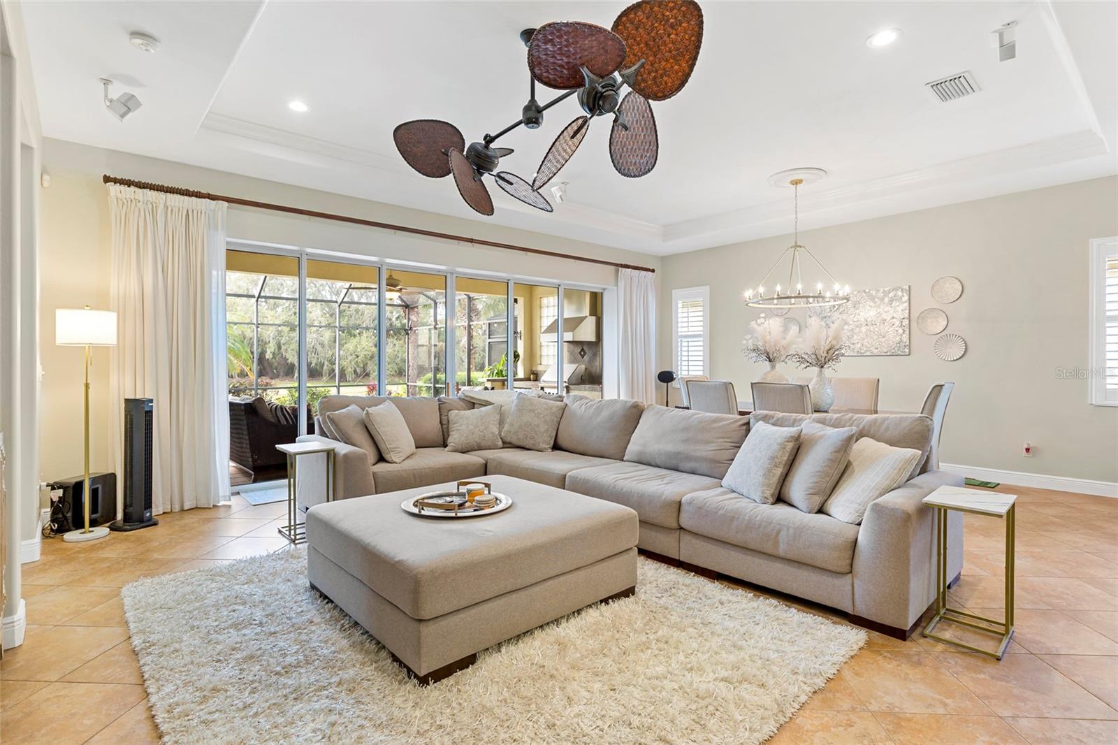 Listing photo id 4 for 922 Preservation Street