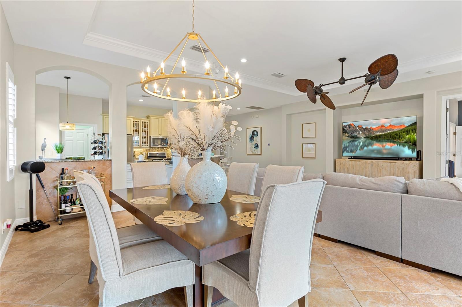 Listing photo id 6 for 922 Preservation Street