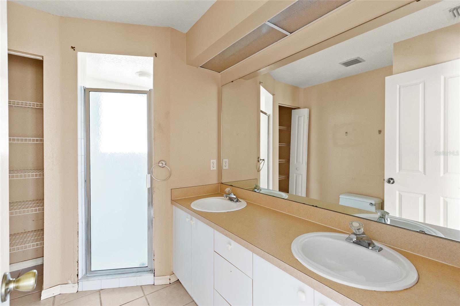 Image 11 of 22 For 6524 67th Court E.